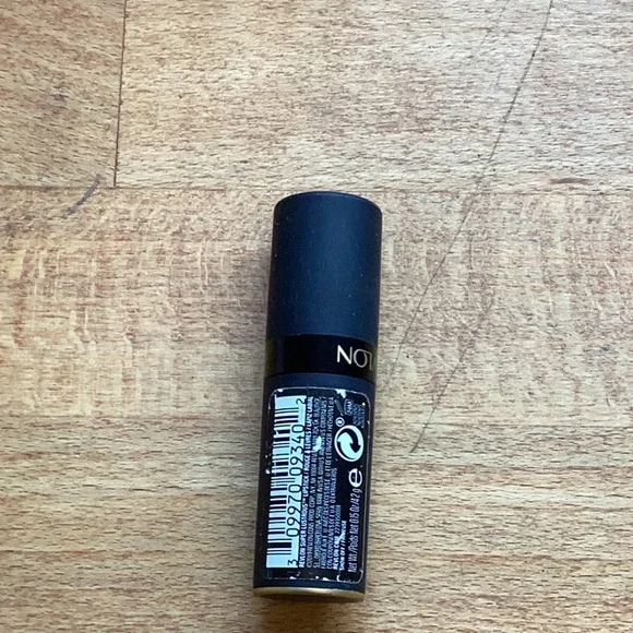 🎯5 for $25🎯Revlon New Matte008 Show off - Picture 3 of 4